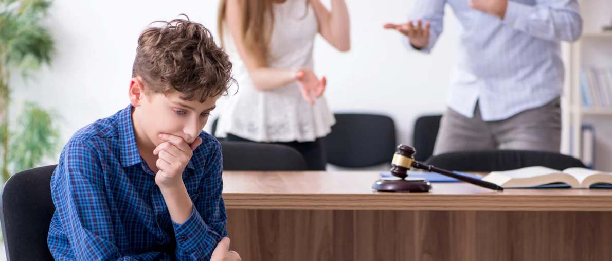 Divorcing-family-trying-to-divide-assets